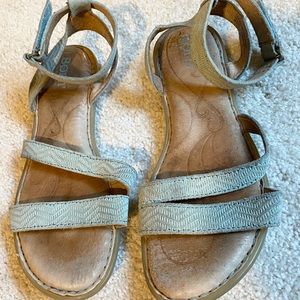 BORN sandals size 6M